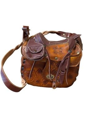 Women’s Hand Made In Mexico Brown Leather Tooled Rose Sherpa Saddle Bag Purse.